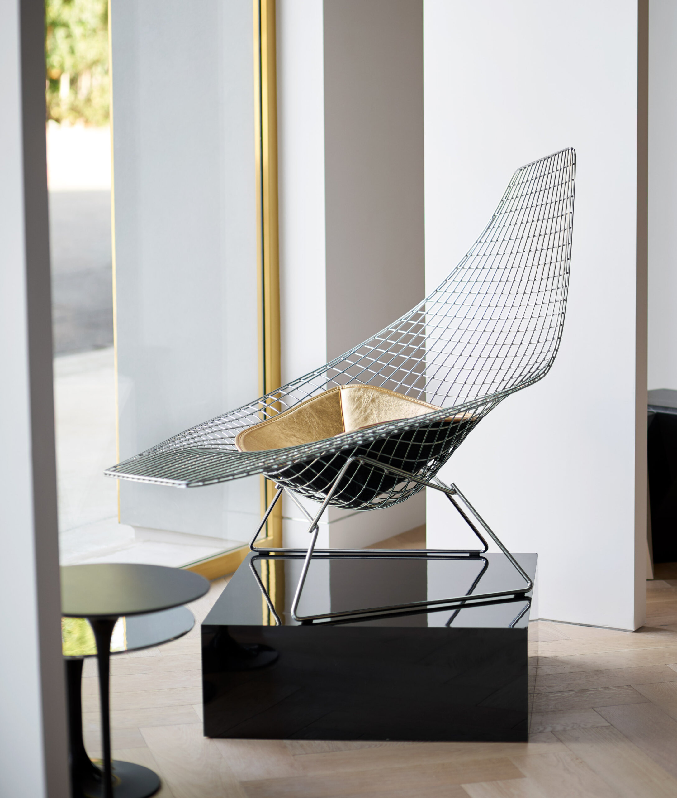 Bertoia Asymmetric armchair